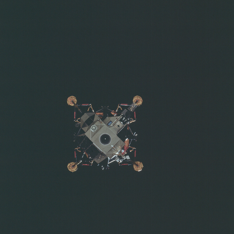 Illustration for article titled NASA Just Released 8,400+ Incredible High-Res Images From The Apollo Program